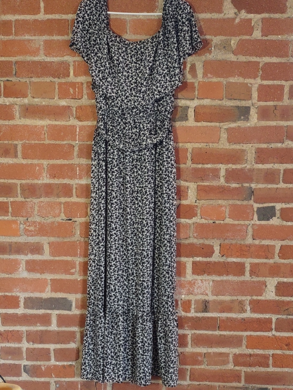 Black and White Floral Maxi Dress with Flutter Sleeves